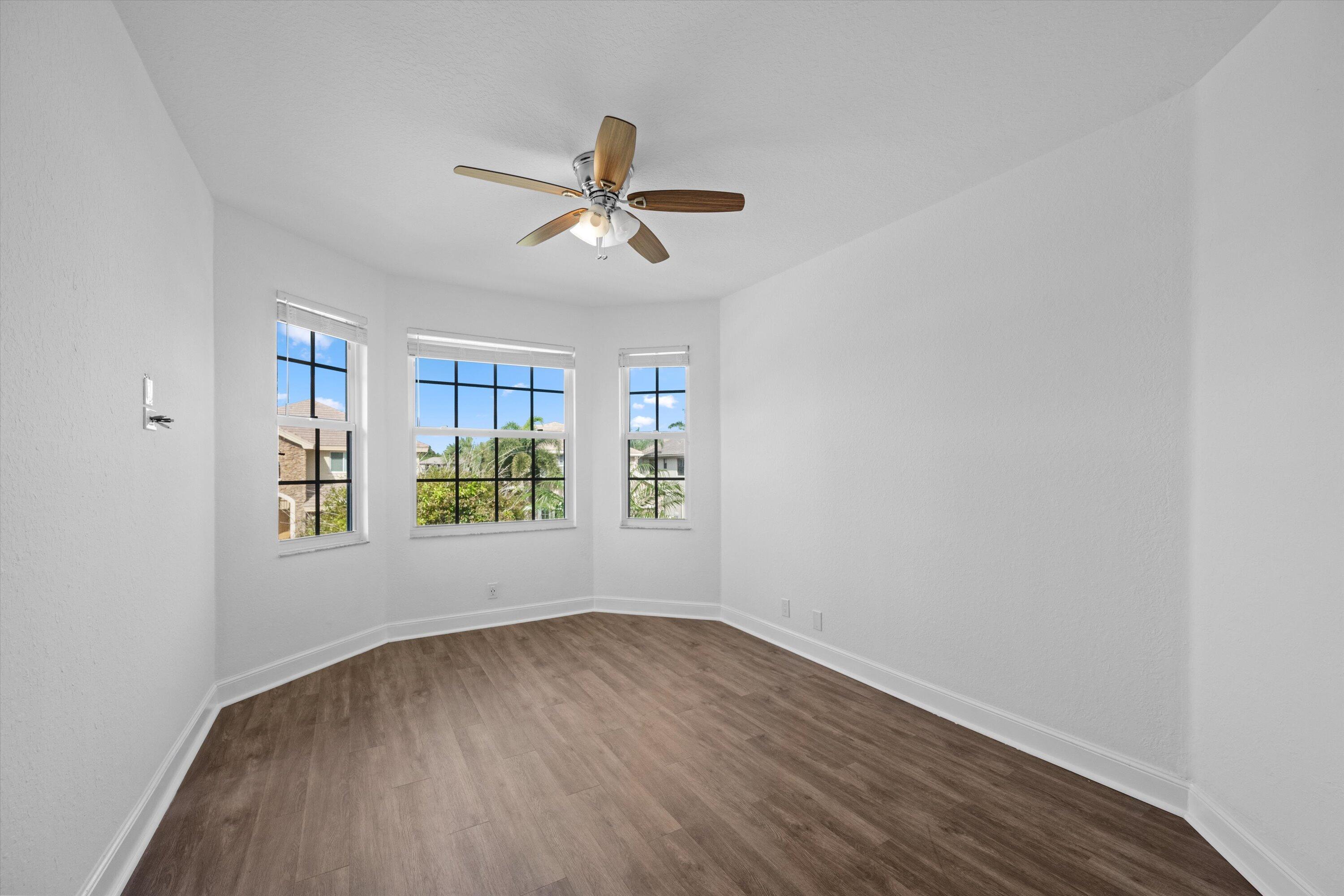 VERSAILLES - Residential