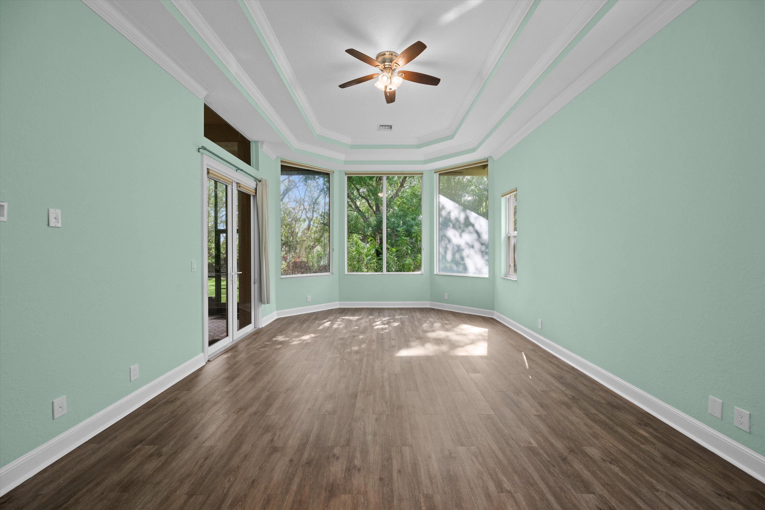 VERSAILLES - Residential