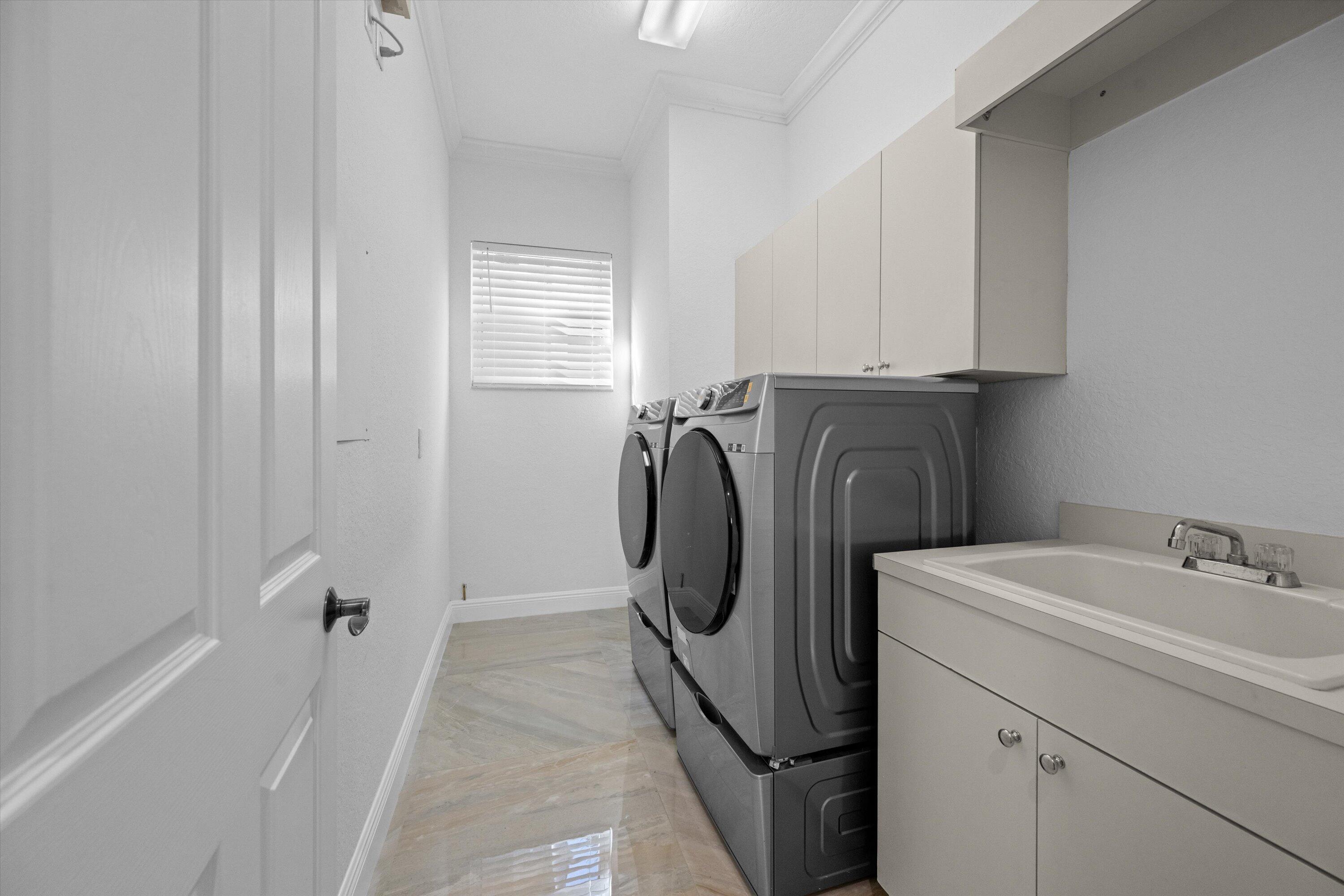 VERSAILLES - Residential