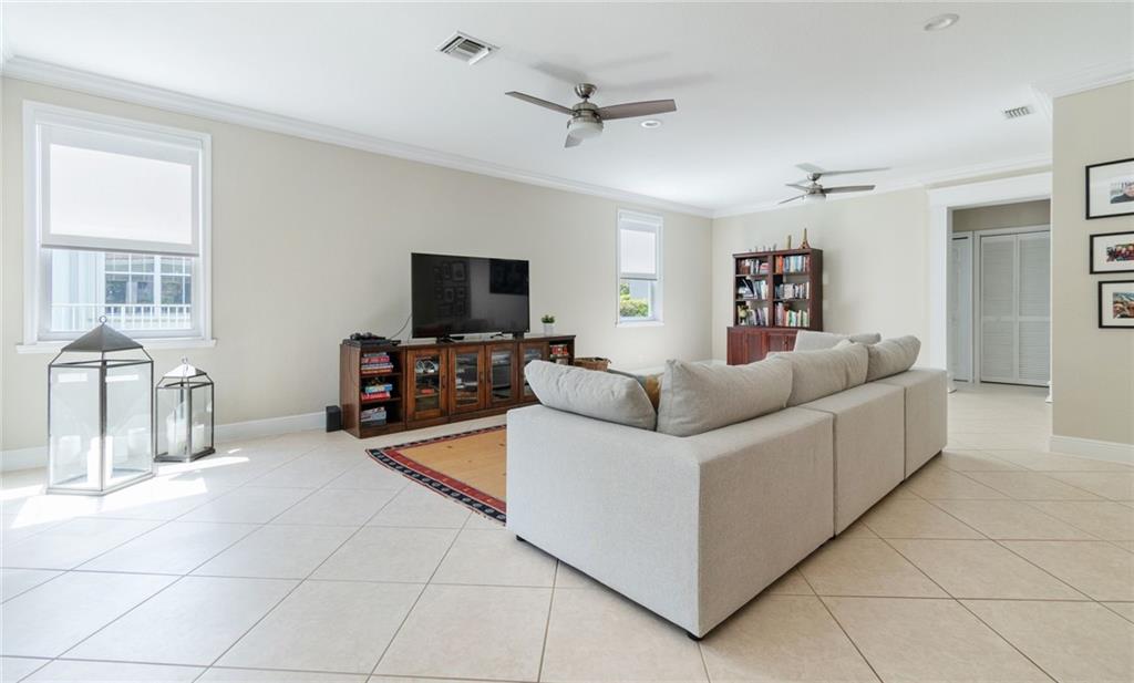 HUNTERS POINT WHCC - Residential Lease