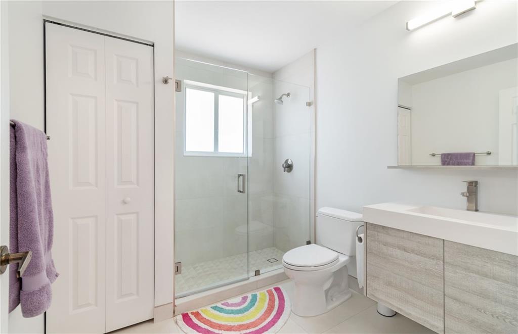 HUNTERS POINT WHCC - Residential Lease