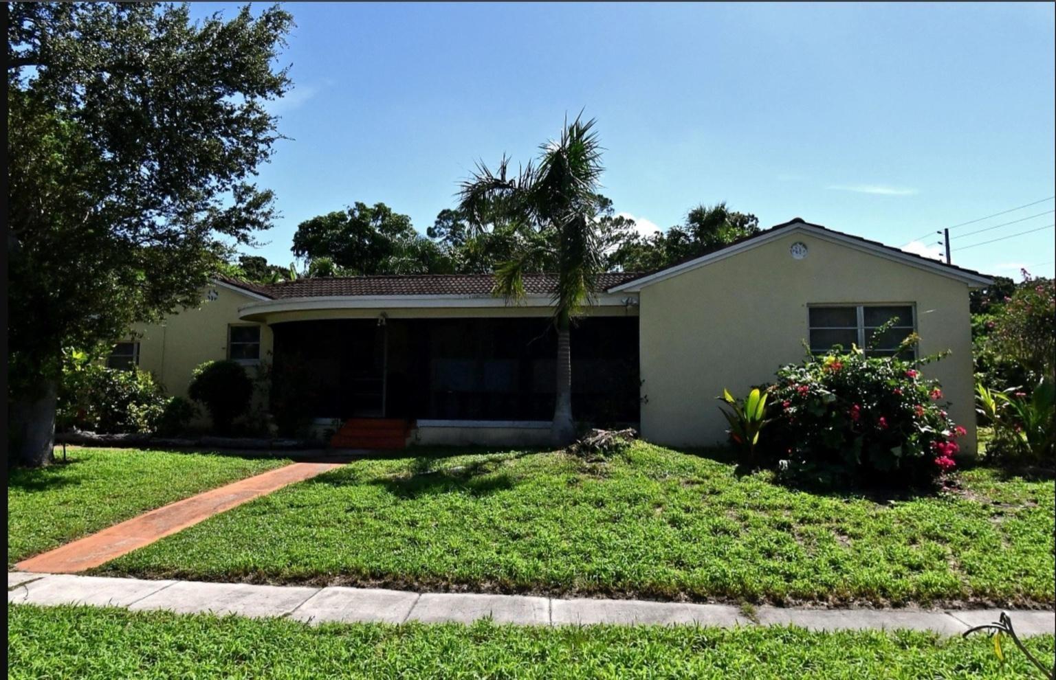 Investor Special!
Attention investors and visionaries—this spacious 4-bedroom, 3-bath home offers 4,700 sq. ft. of total space on almost half an acre on a corner lot in Fort Pierce. The property needs major repairs, so financing must be cash or conventional only. With the right updates, this diamond in the rough has the potential to unlock $100K+ in equity after ARV. Don’t miss this rare chance to transform a property with incredible upside into your next profitable project!
