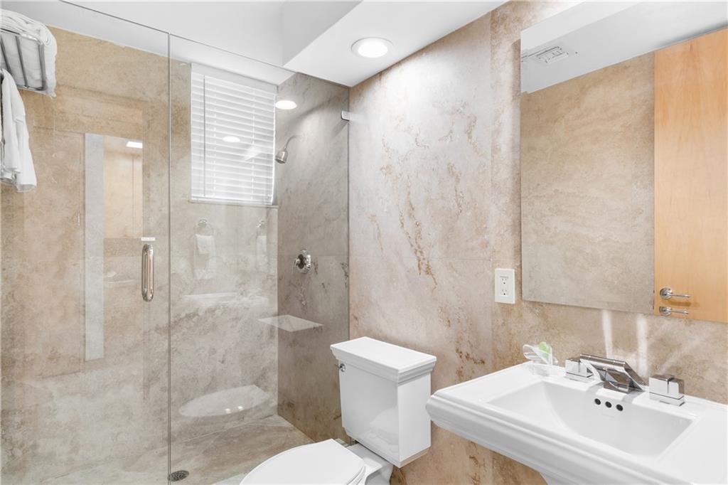 DEL LAGO ISLE 42-2 B - Residential