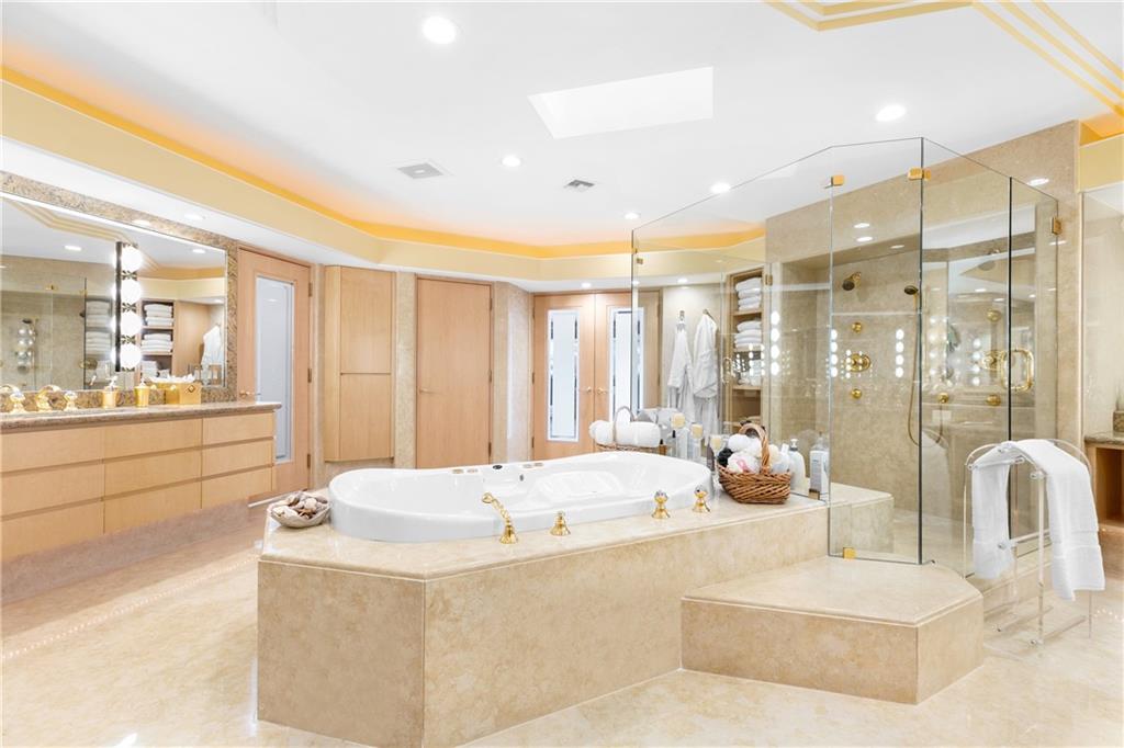 DEL LAGO ISLE 42-2 B - Residential