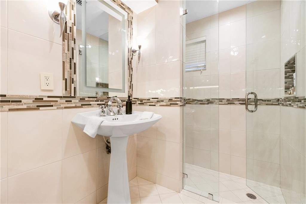 DEL LAGO ISLE 42-2 B - Residential