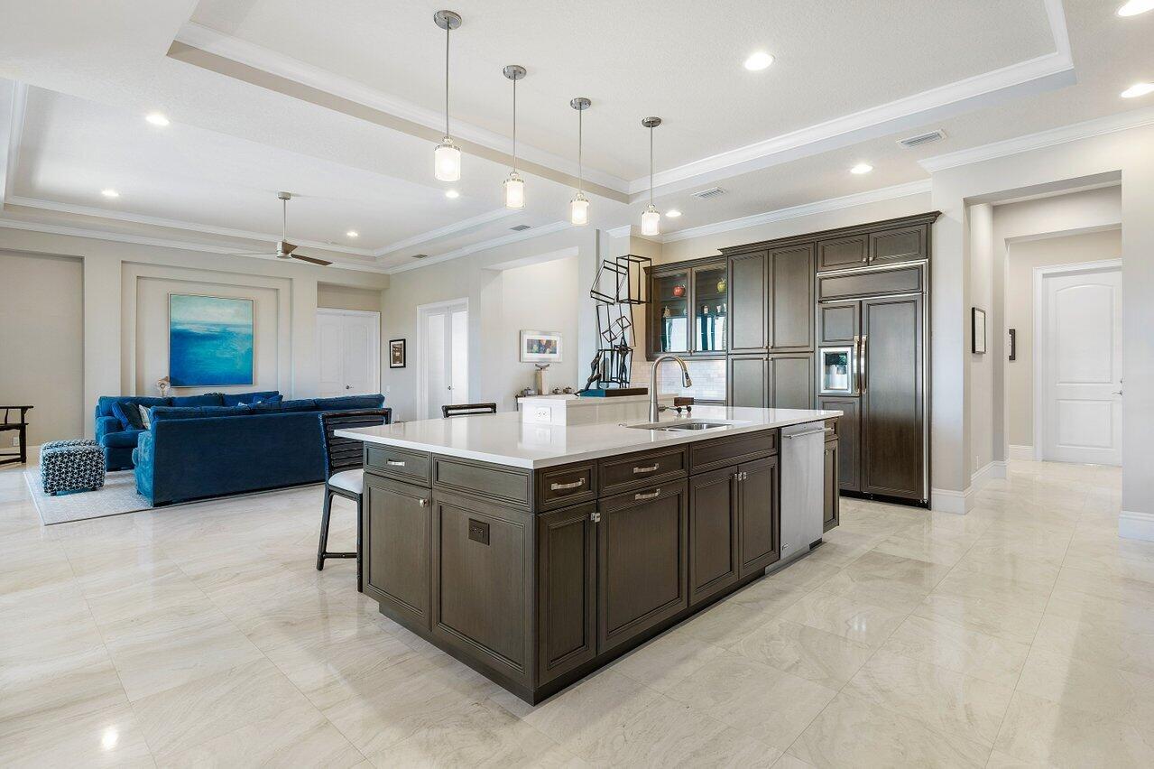 SAILFISH POINT - Residential