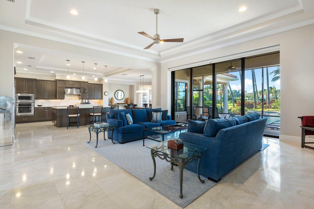 SAILFISH POINT - Residential