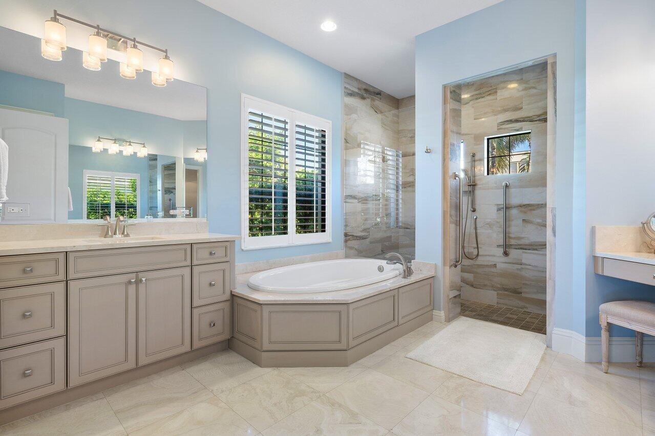 SAILFISH POINT - Residential