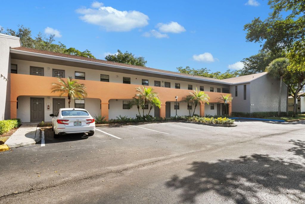 Photo of 320 NW 87th Drive #114, Plantation, FL 33324 (MLS # F10470667)