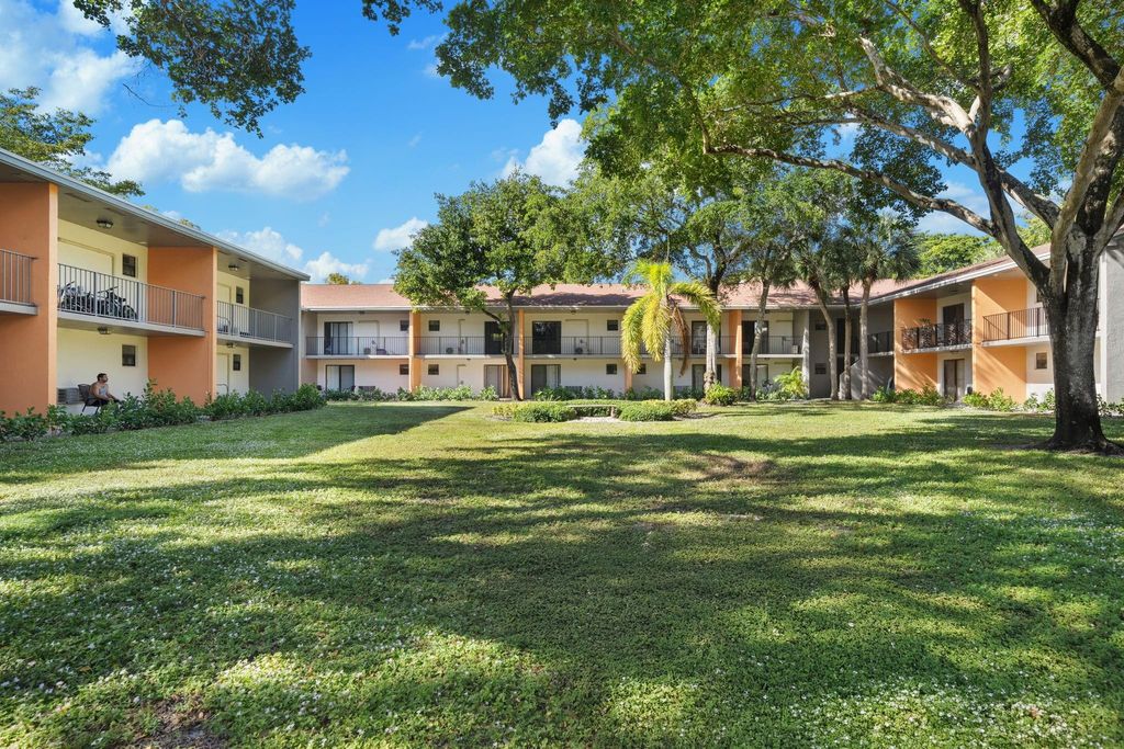 Photo of 320 NW 87th Drive #114, Plantation, FL 33324 (MLS # F10470667)
