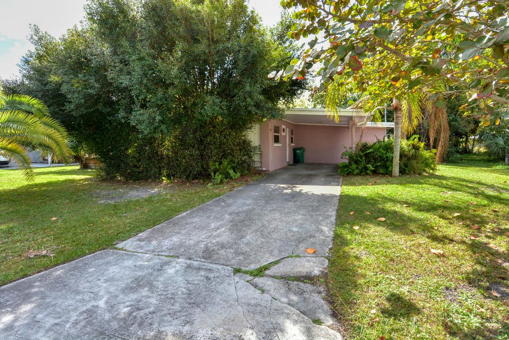 Photo of 614 Beach Avenue, Port St Lucie, FL 34952 (MLS # R10865462)