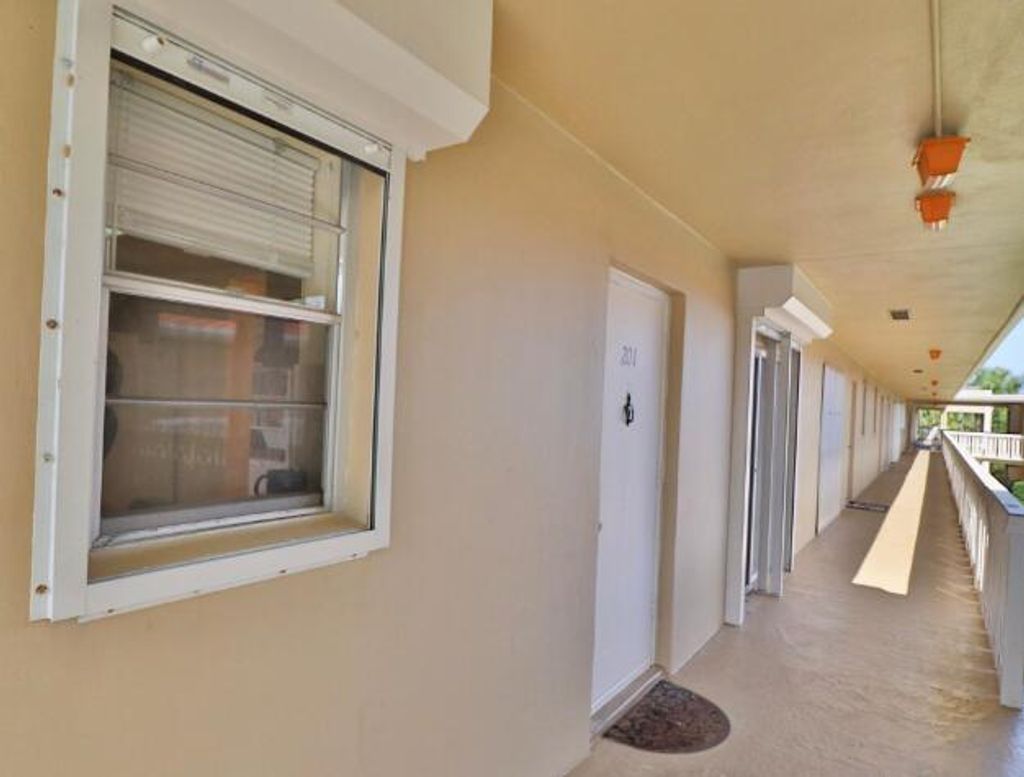 Photo of 419 Us Highway 1 #215, North Palm Beach, FL 33408 (MLS # R10822090)