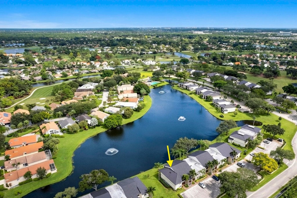 Photo of 6944 BRIARLAKE Circle #201, Palm Beach Gardens, FL 33418 (MLS # B26086751)