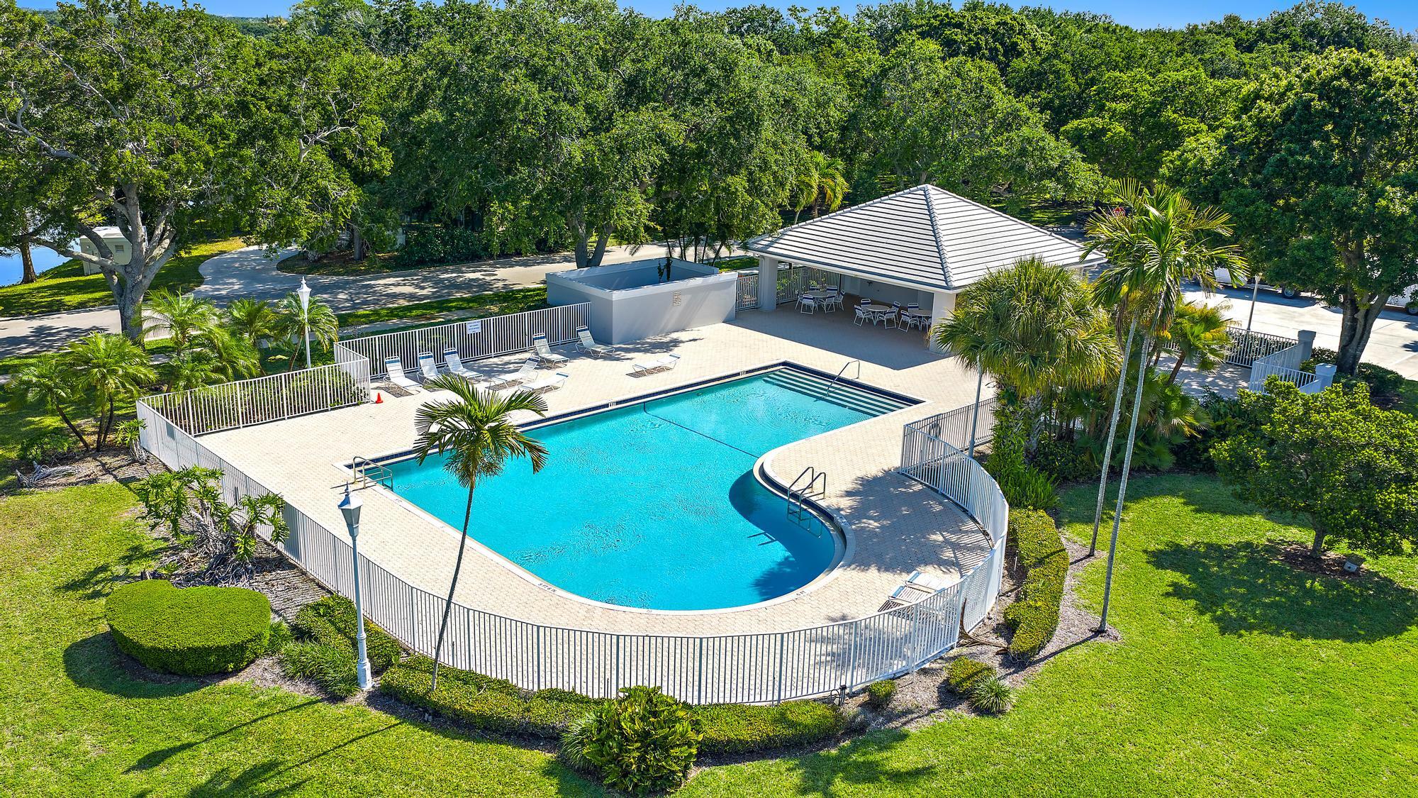 LAKE CATHERINE - Residential