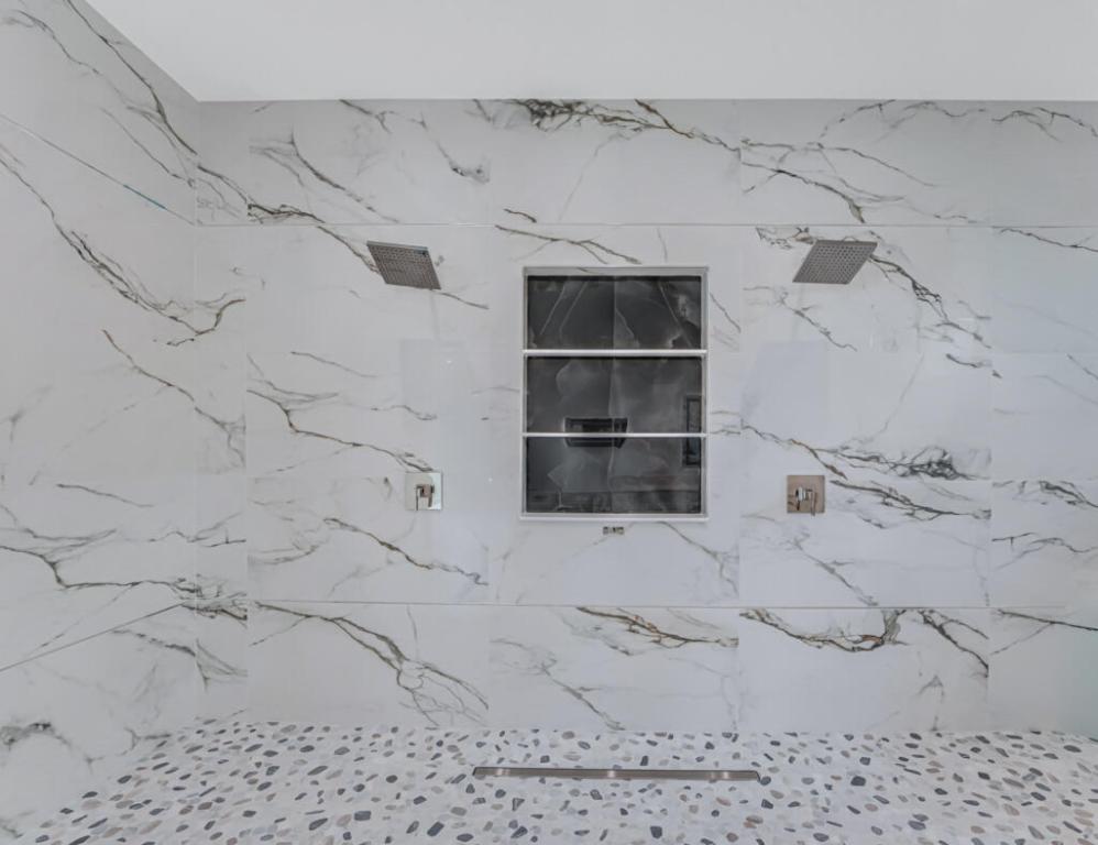 FLORIDA GARDENS PLAT 4 UNREC ON AM-10 - Residential