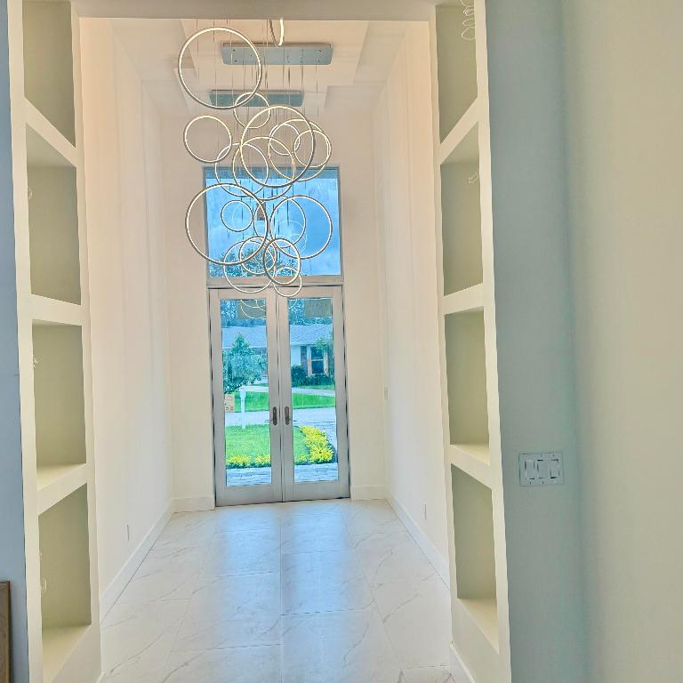 FLORIDA GARDENS PLAT 4 UNREC ON AM-10 - Residential