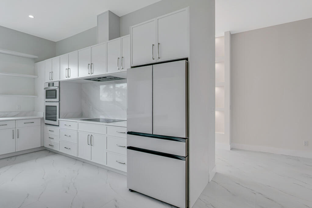 FLORIDA GARDENS PLAT 4 UNREC ON AM-10 - Residential