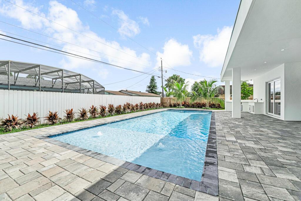 FLORIDA GARDENS PLAT 4 UN - Residential