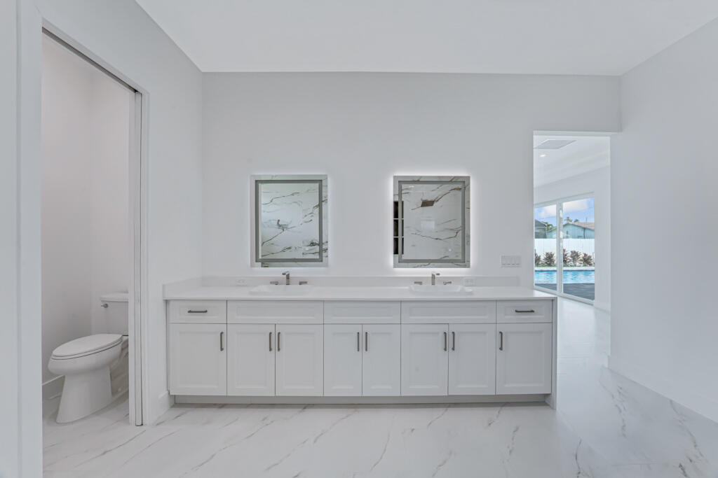 FLORIDA GARDENS PLAT 4 UNREC ON AM-10 - Residential