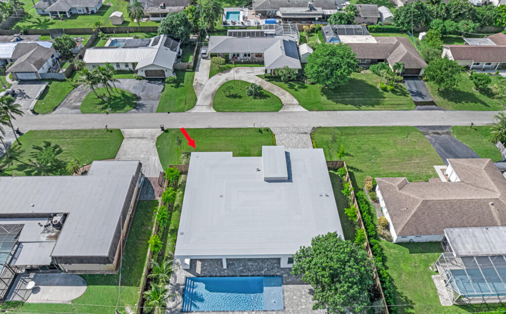 FLORIDA GARDENS PLAT 4 UNREC ON AM-10 - Residential