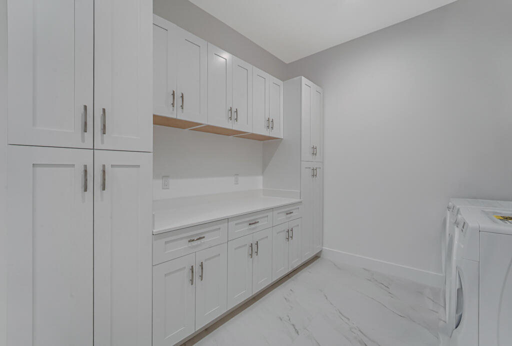 FLORIDA GARDENS PLAT 4 UNREC ON AM-10 - Residential