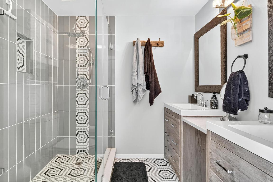 VILLAGE OF SANDALWOOD LAKES SO - Residential