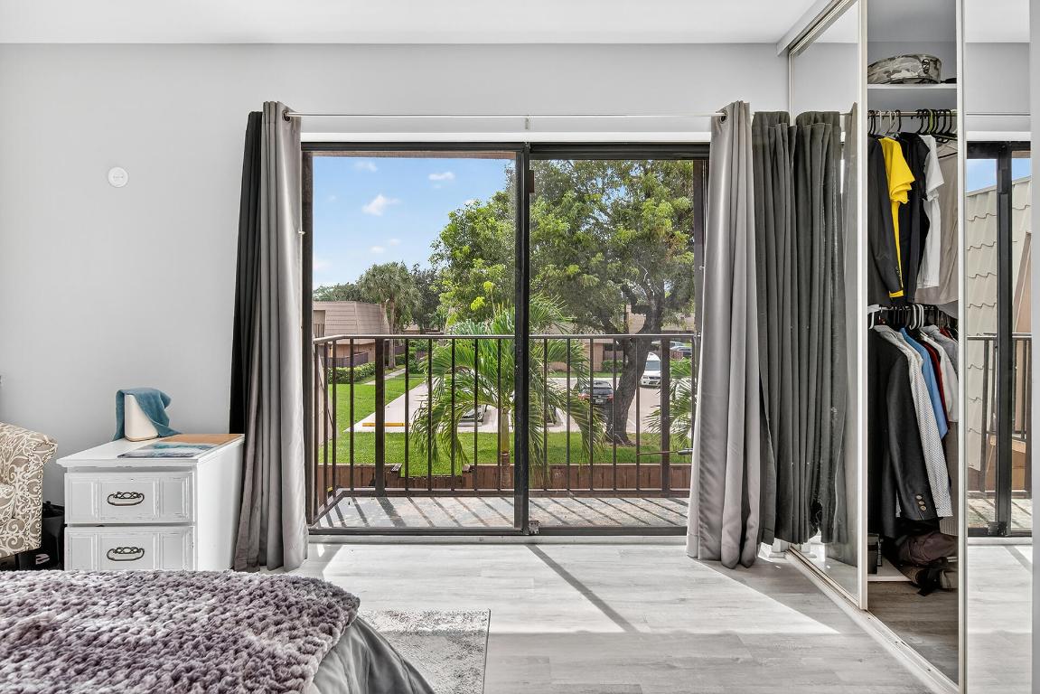 VILLAGE OF SANDALWOOD LAKES SO - Residential