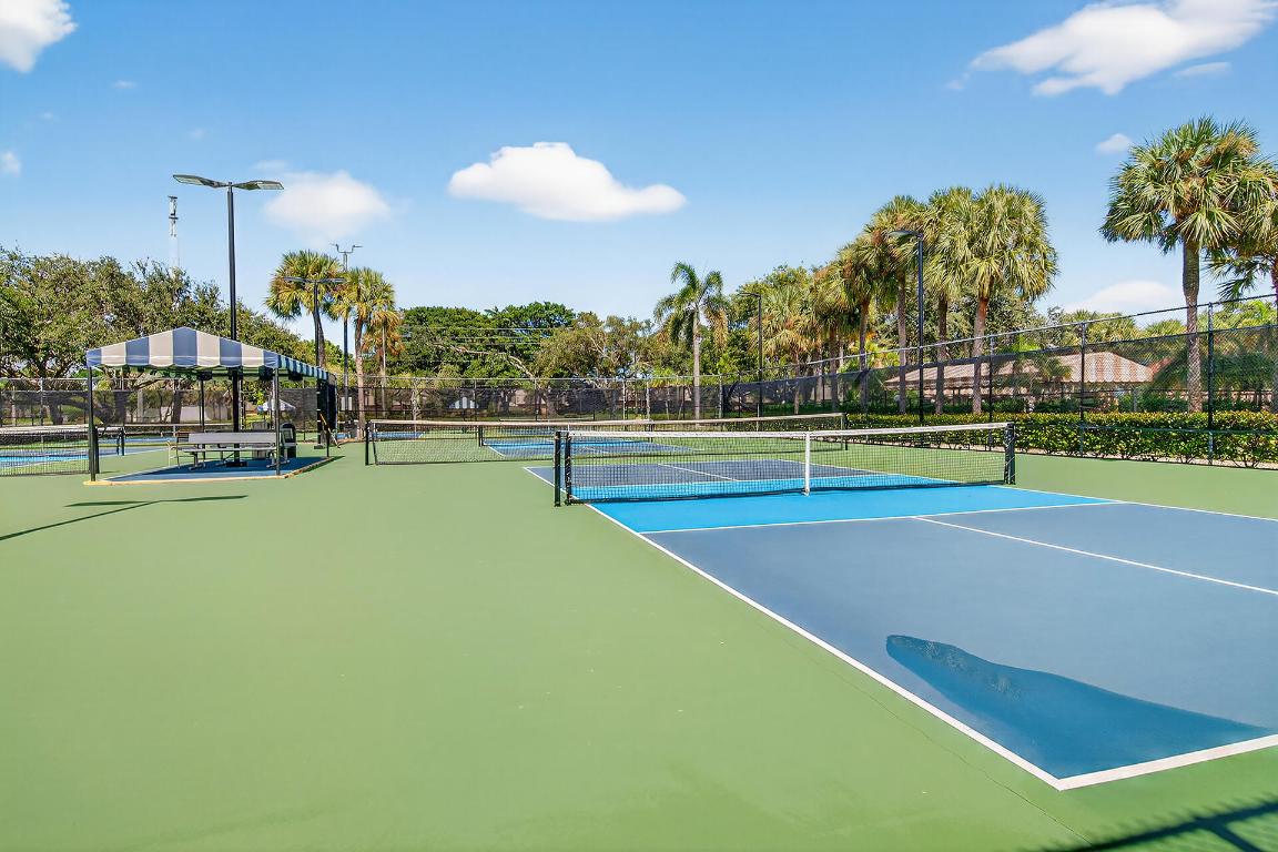 VILLAGE OF SANDALWOOD LAKES SO - Residential