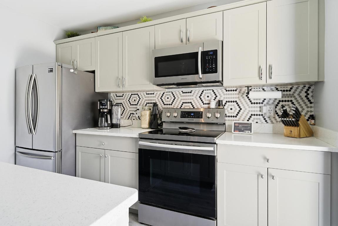 VILLAGE OF SANDALWOOD LAKES SO - Residential