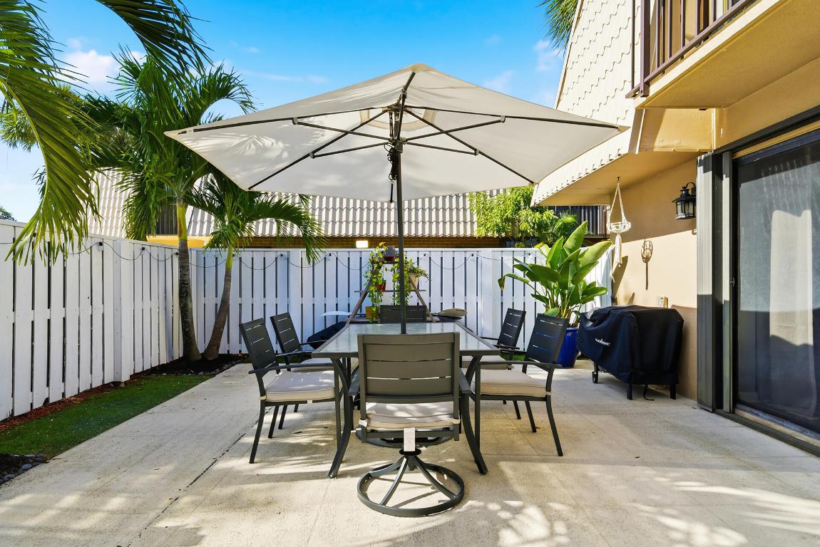 VILLAGE OF SANDALWOOD LAKES SO - Residential