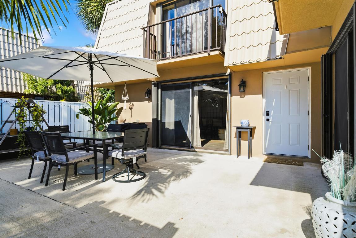 VILLAGE OF SANDALWOOD LAKES SO - Residential