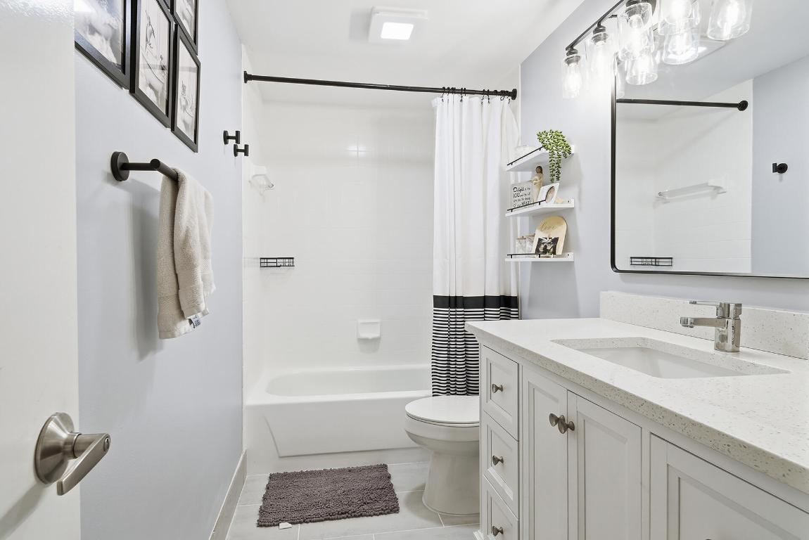 VILLAGE OF SANDALWOOD LAKES SO - Residential