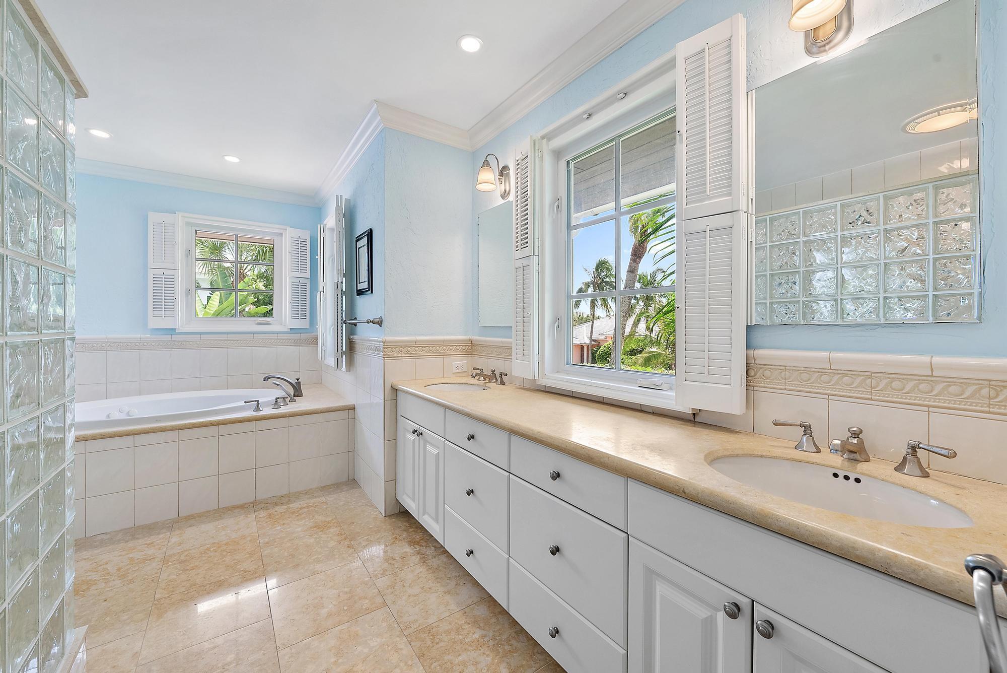 JUPITER INLET BEACH COLON - Residential