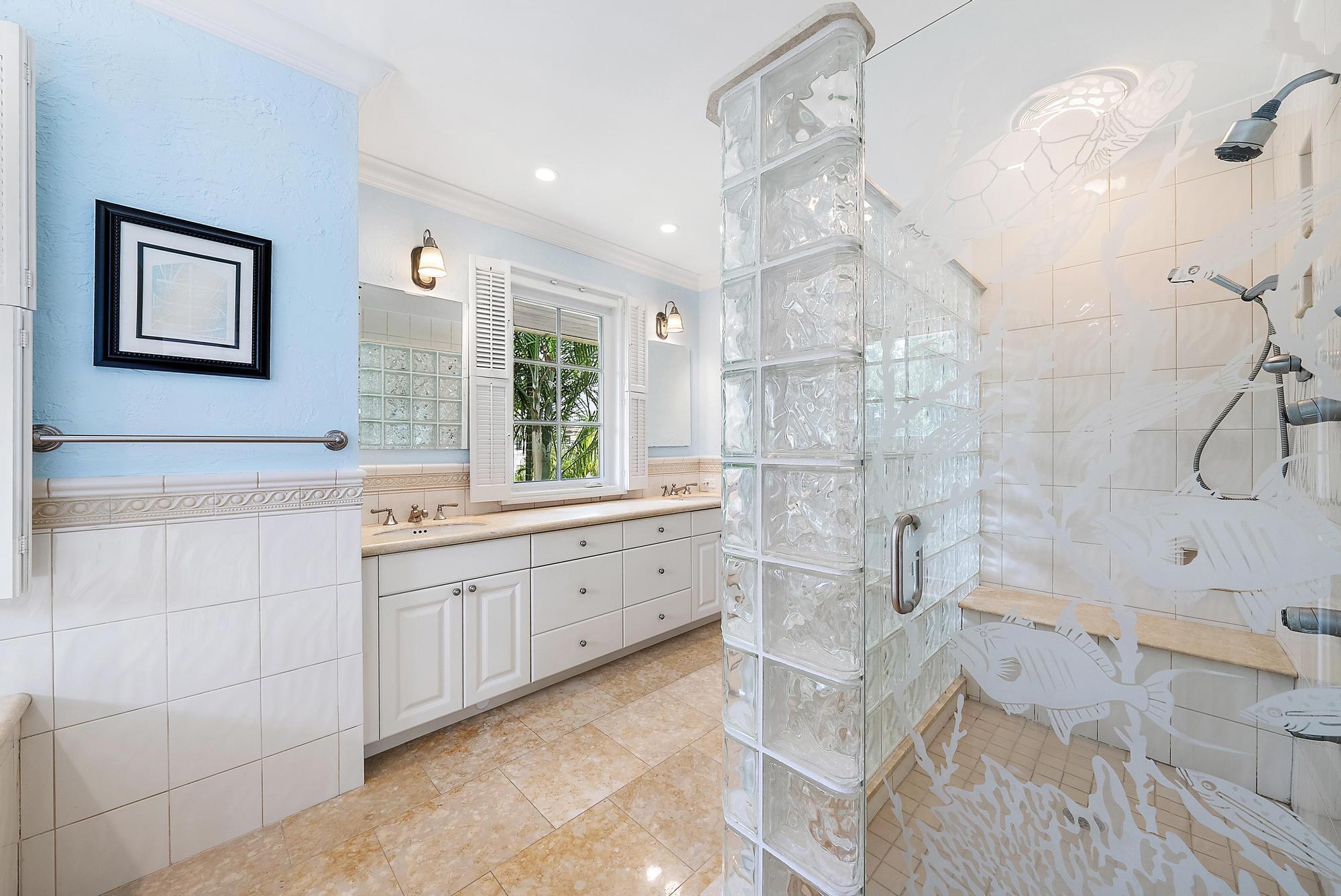 JUPITER INLET BEACH COLON - Residential