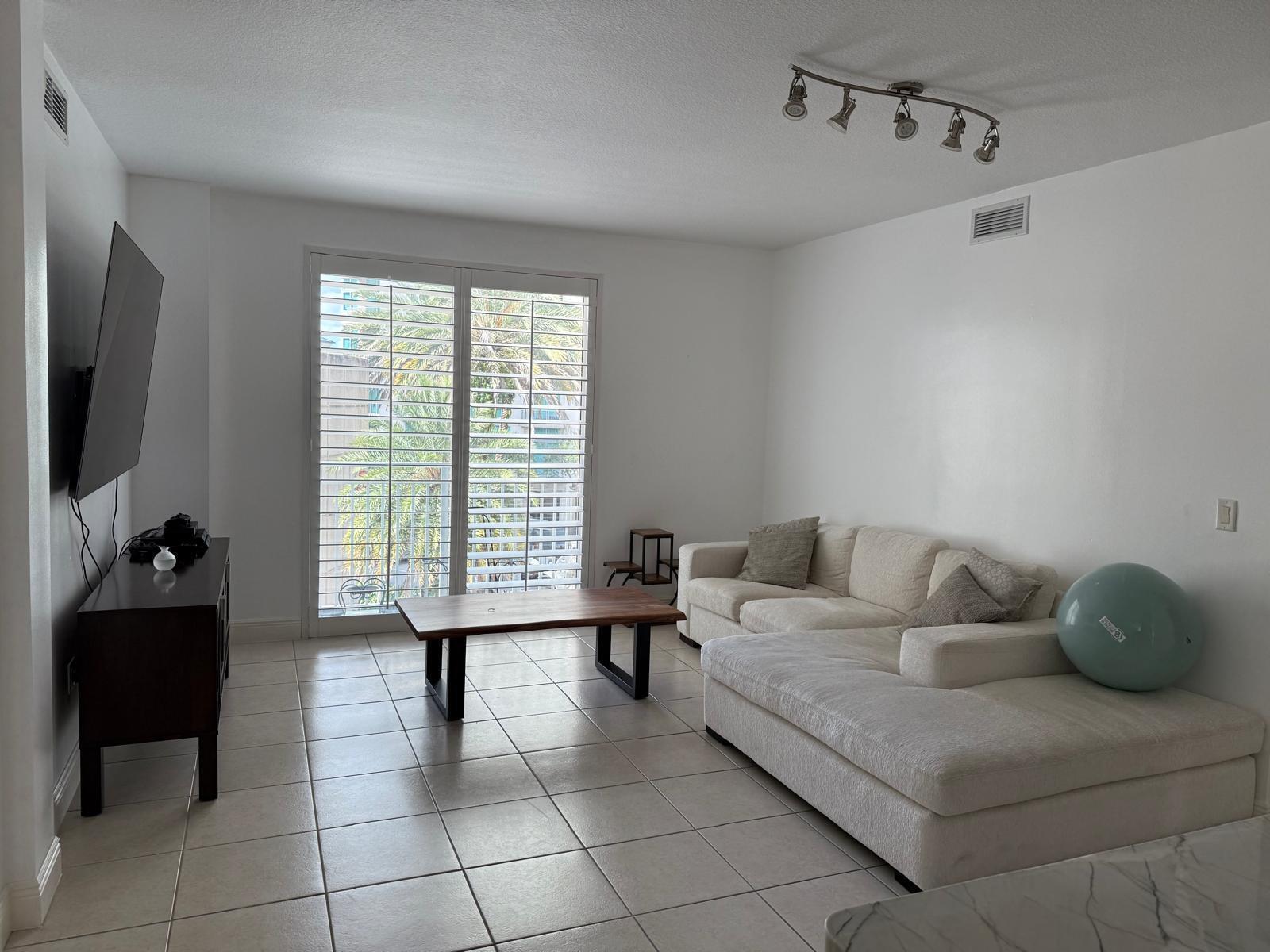 DOWNTOWN DADELAND CONDO N - Residential