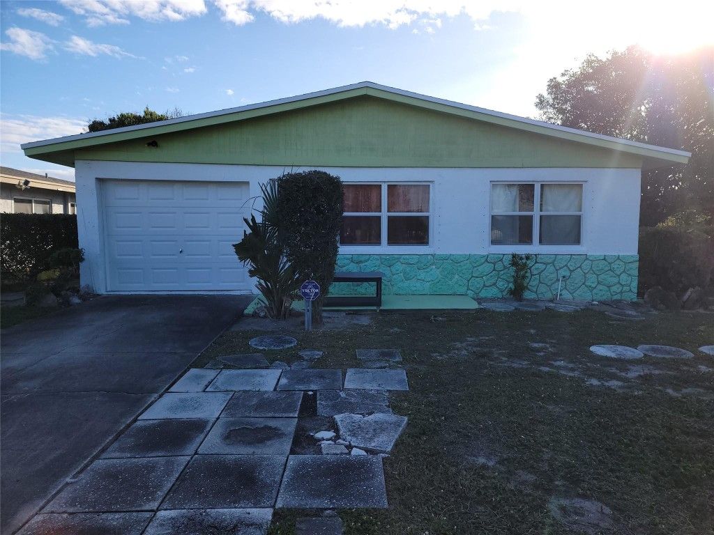 Photo of 629 SW 8th Avenue, Delray Beach, FL 33444 (MLS # F10549040)