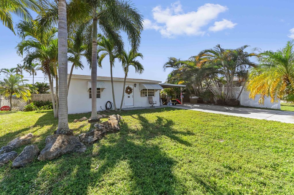 Photo of 3013 Buckley Avenue, Lake Worth, FL 33461 (MLS # R11156012)