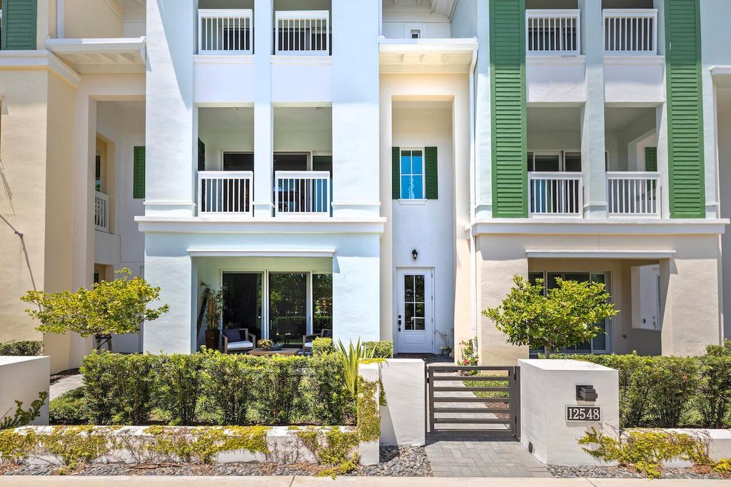 Photo of 12548 Gross Pointe Drive, Palm Beach Gardens, FL 33418 (MLS # R10986009)