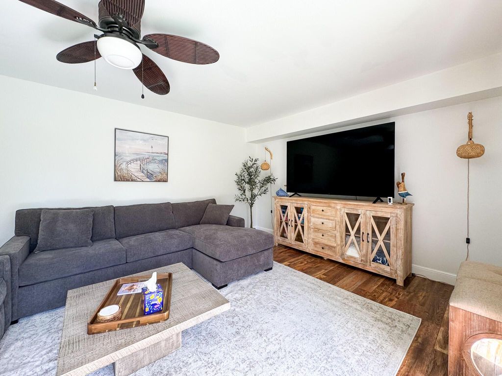 Photo of 2821 28th Court, Jupiter, FL 33477 (MLS # R11113203)