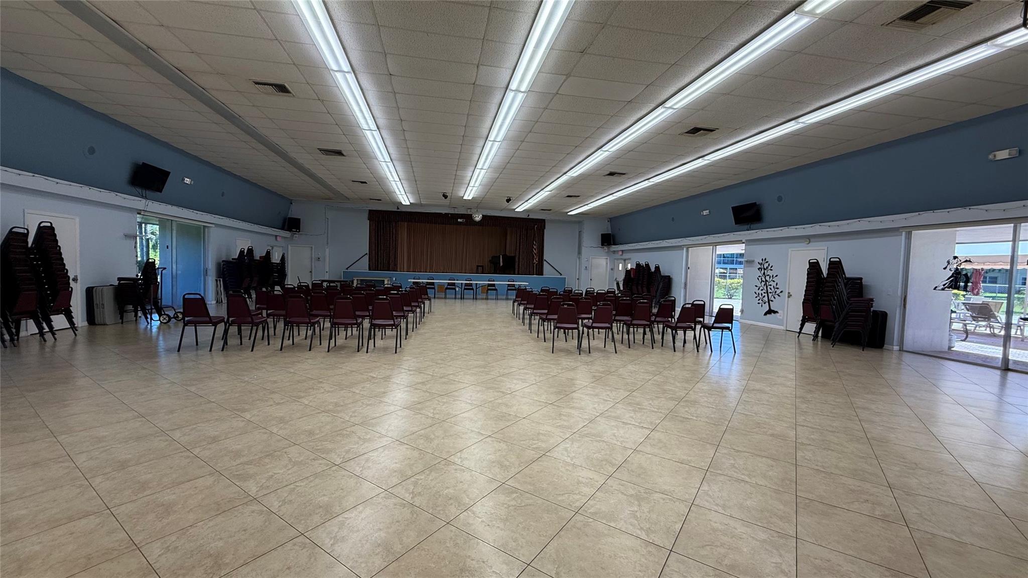 Abbey Village Villages Or - Residential Lease