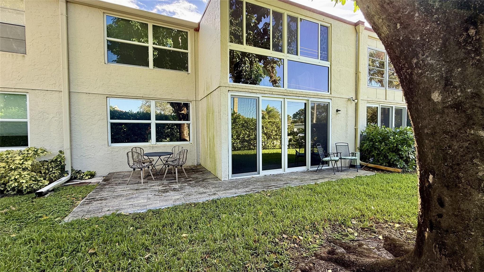 Abbey Village Villages Or - Residential Lease