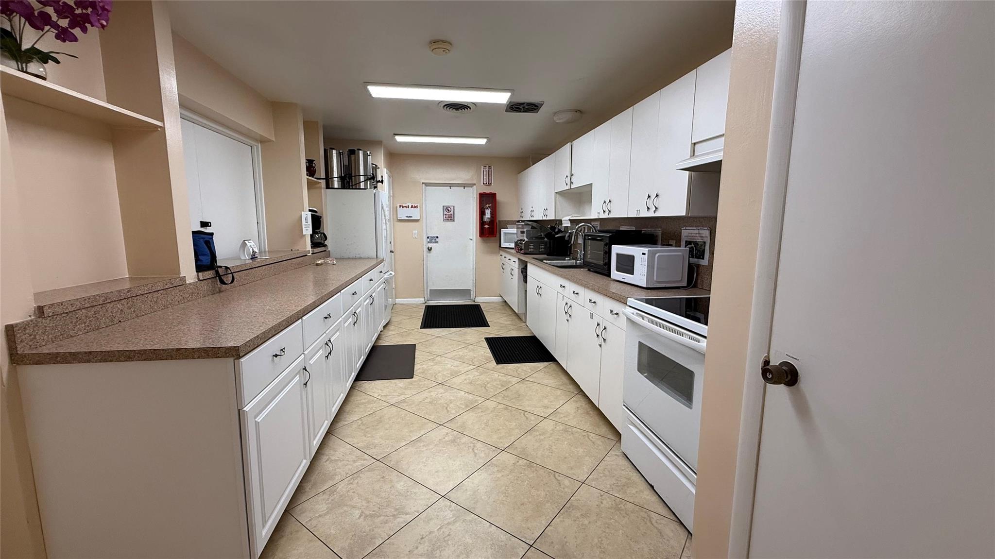 Abbey Village Villages Or - Residential Lease