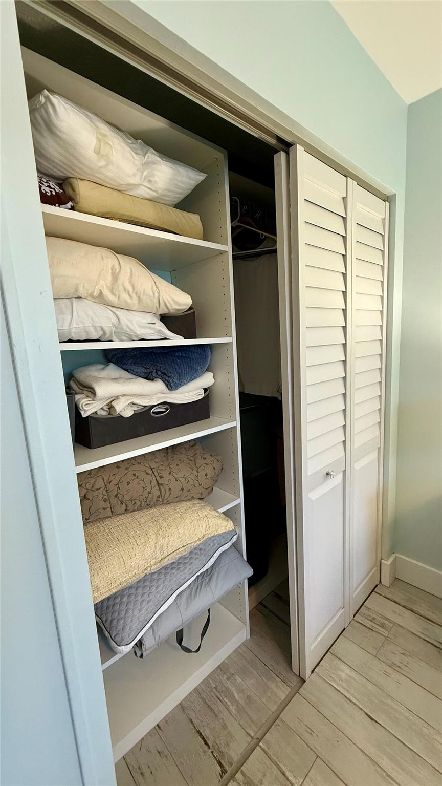 Abbey Village Villages Or - Residential Lease