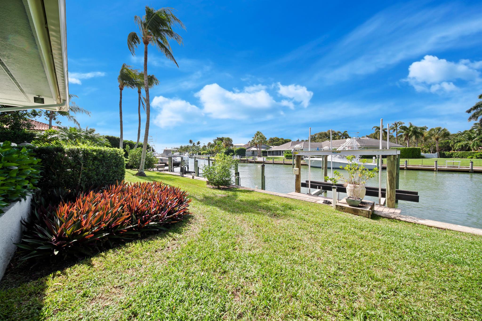 HIGH POINT ISLE - Residential