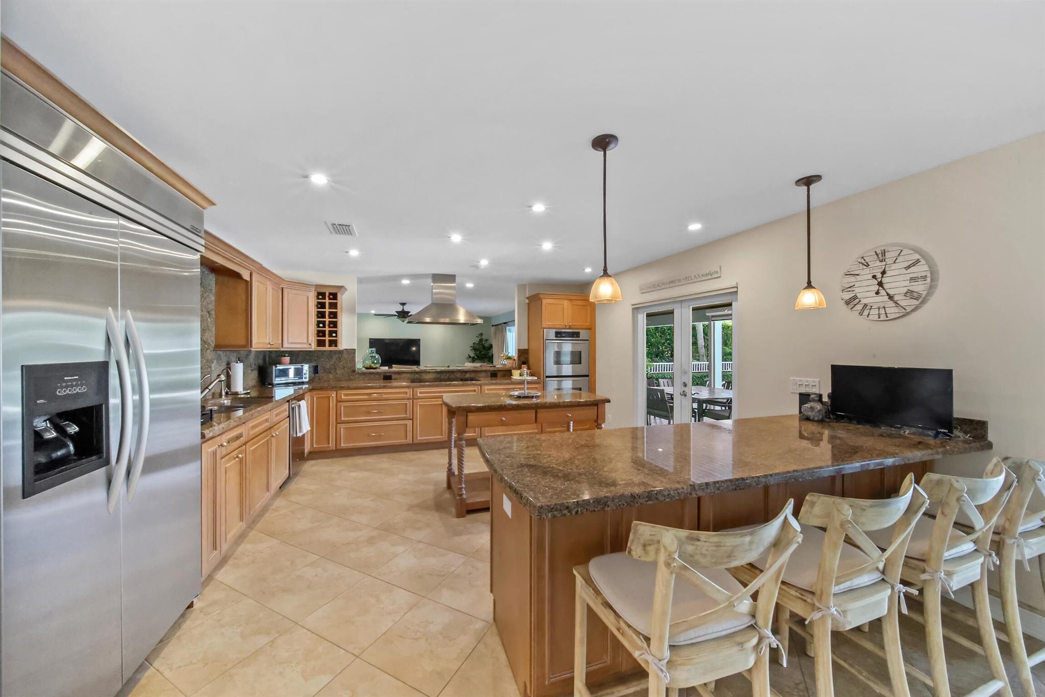 HIGH POINT ISLE - Residential