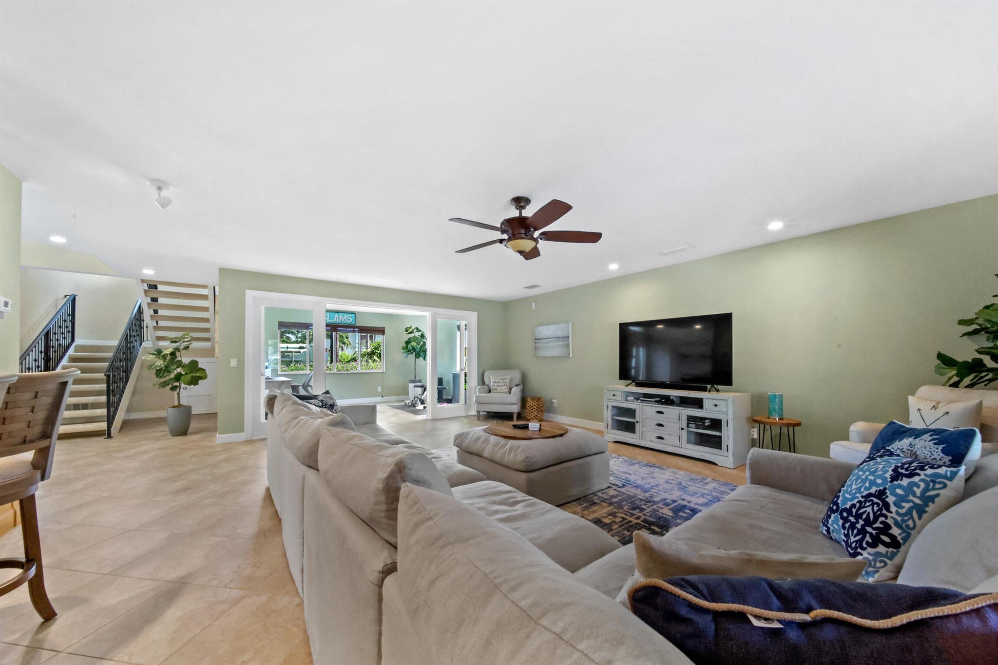 HIGH POINT ISLE - Residential