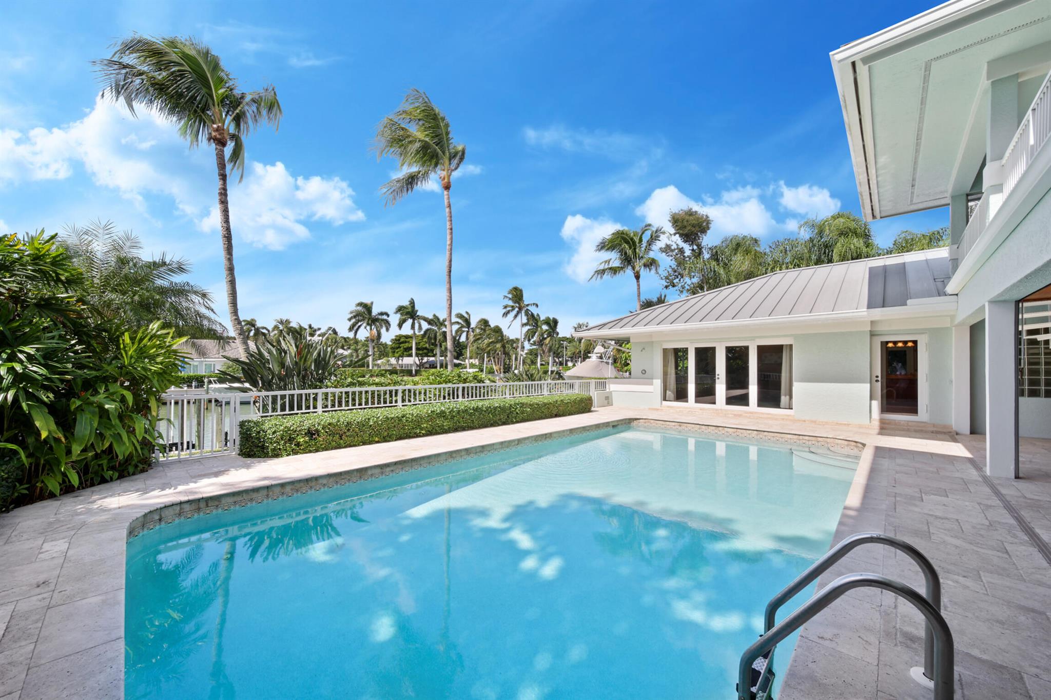 HIGH POINT ISLE - Residential