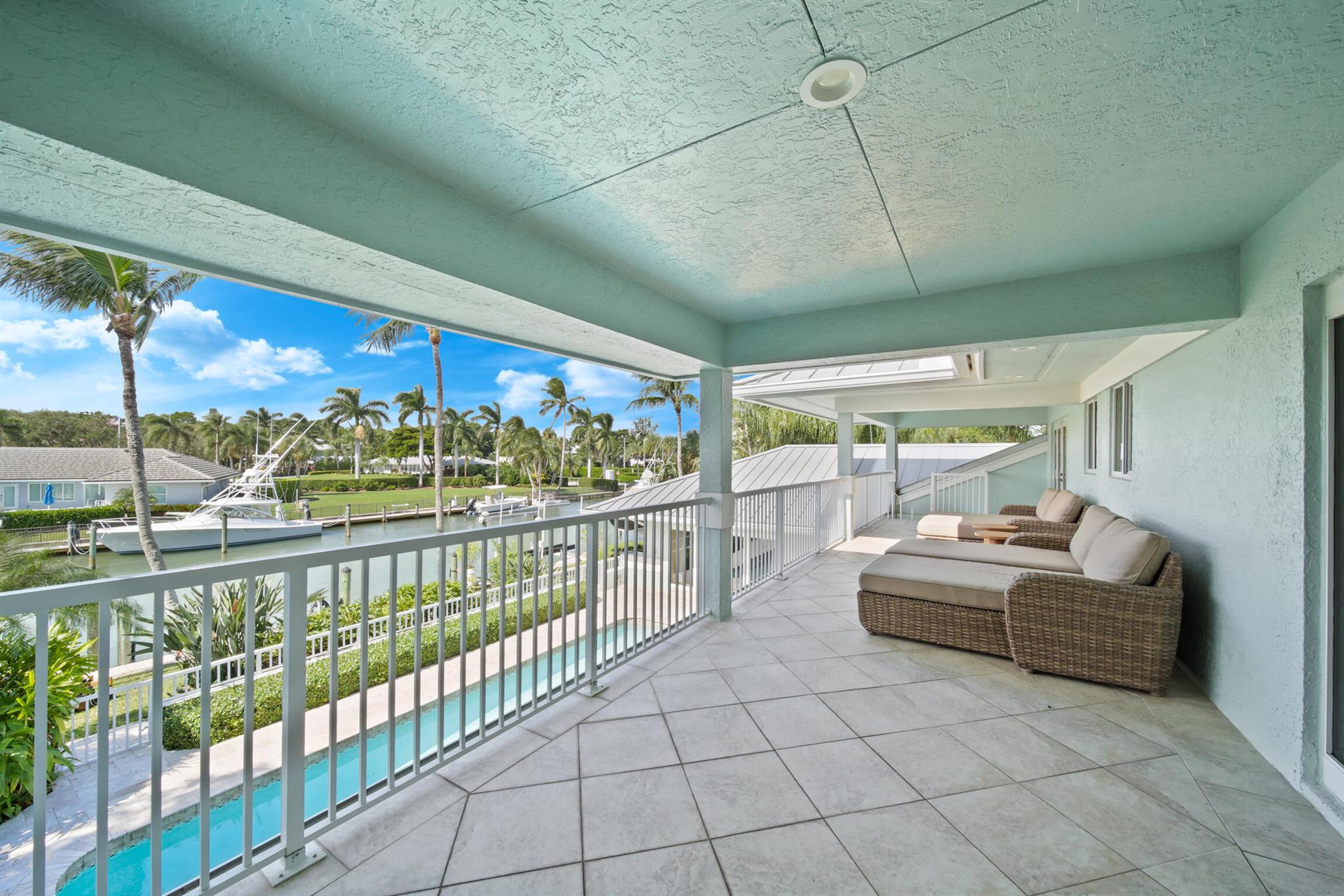 HIGH POINT ISLE - Residential