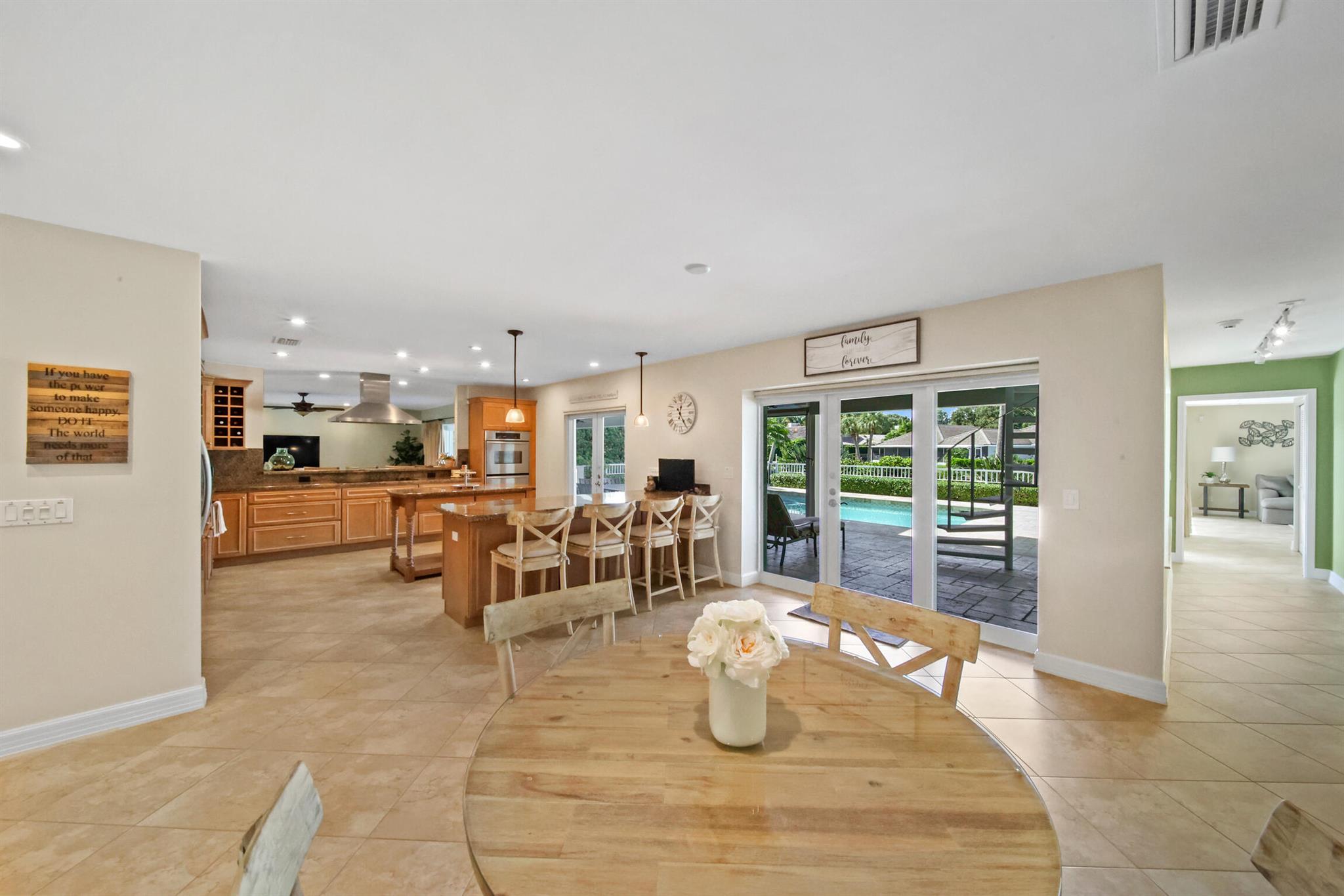 HIGH POINT ISLE - Residential