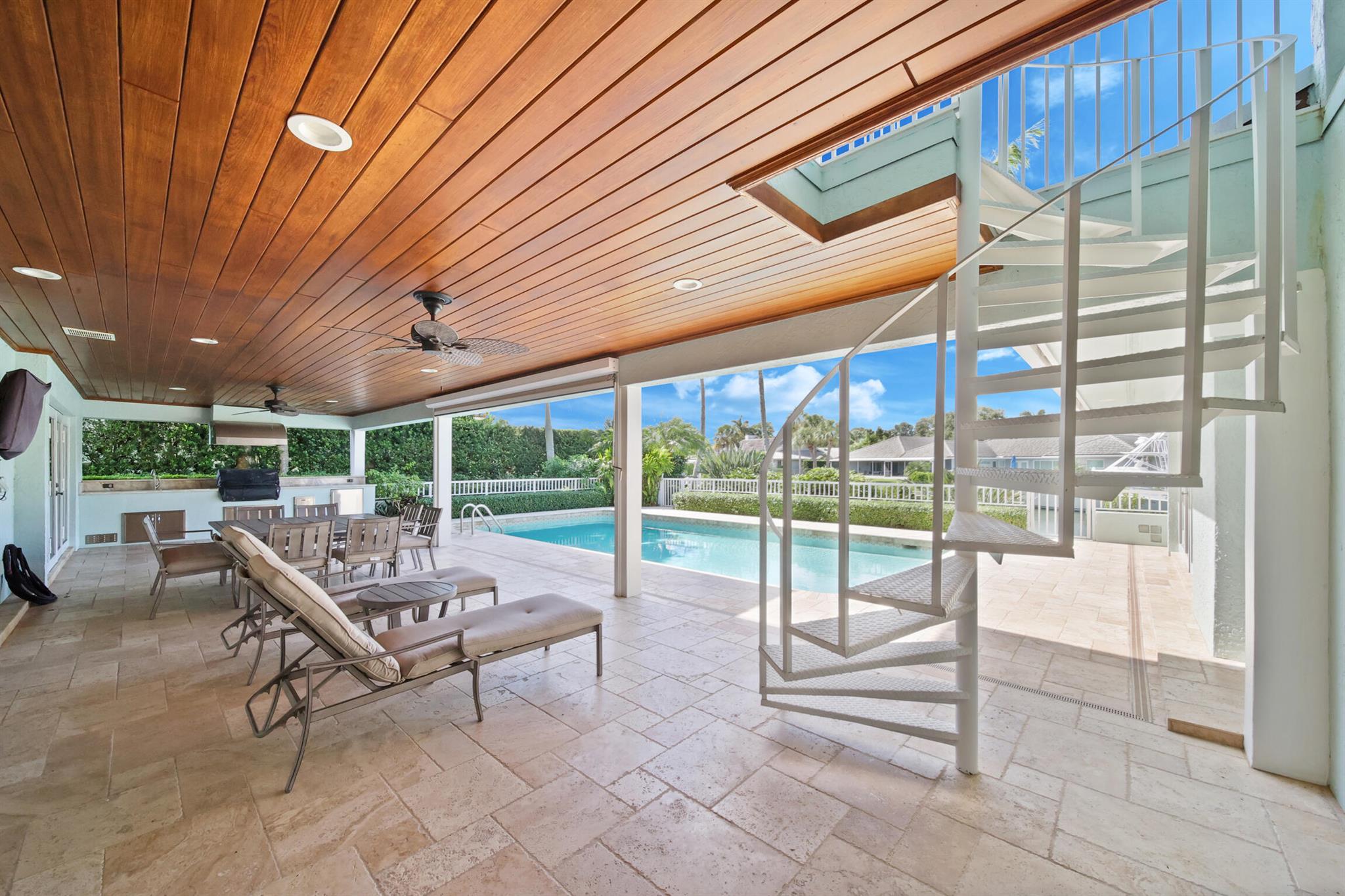 HIGH POINT ISLE - Residential